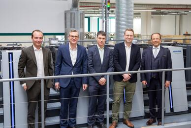 Antrittsbesuch beim Faltschachtelhersteller Papierwerk Landshut Mittler Antrittsbesuch beim Faltschachtelhersteller Papierwerk Landshut Mittler