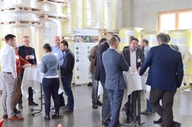 Erstes Netzwerktreffen „innovation+ Neue Technologien mit Papier“ bei der Neenah Gessner GmbH