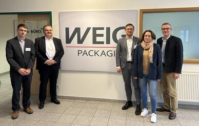 Politische Kontakte gepflegt – BayPapier mit der Landespolitik bei WEIG PACKAGING in Emskirchen 
