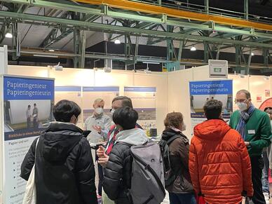 Papierindustrie auf Stuzubi-Messe in München