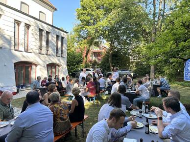 Recruiting mal anders: Einladung zum Netzwerkgrillen im Verbandsgarten am 24. Juni