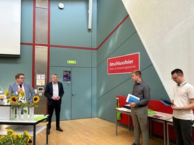 Verabschiedung an der Hochschule München – HPV und DPI zeichnen Studenten aus