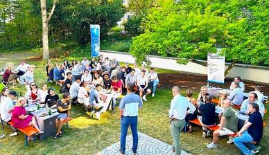 Netzwerkgrillen im BayPapier Verbandshaus – Besucherrekord bei traumhaftem Wetter 