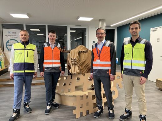 Einblicke in die Praxis: Neuer Ministeriumsvertreter erhält Einblicke in die Papierverarbeitung bei Smurfit Westrock in Plattling