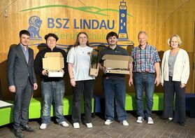 PMT-Messe an der Berufsschule Lindau – BayPapier prämiert Tutoren und zeichnet Publikumspreis aus